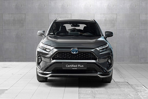 Toyota RAV4 Plug-in Hybrid 8 of 25