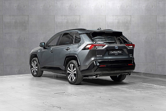 Toyota RAV4 Plug-in Hybrid 3 of 25