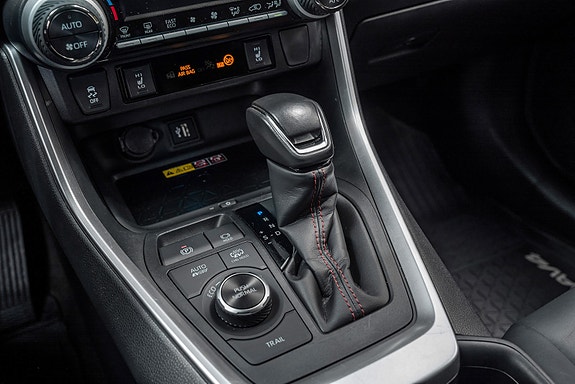 Toyota RAV4 Plug-in Hybrid 22 of 25