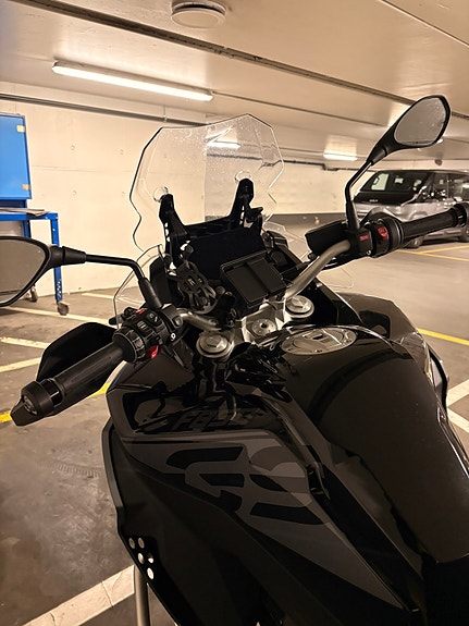 BMW F 850 GS Adventure 3 of 9