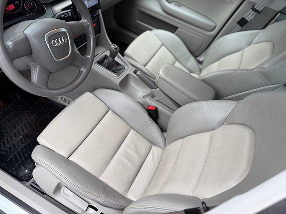 Audi A4 14 of 25