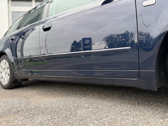 Audi A4 8 of 25