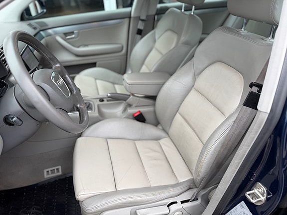 Audi A4 13 of 25