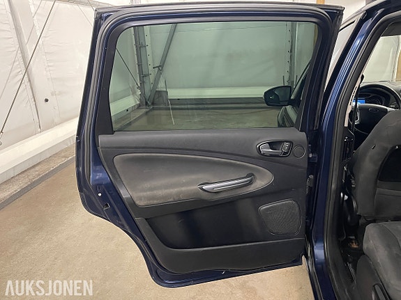 Ford S-MAX 22 of 30