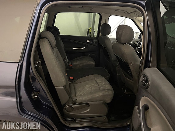 Ford S-MAX 26 of 30