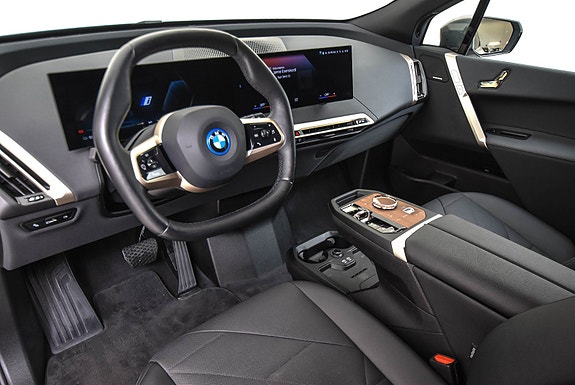 BMW iX 16 of 20
