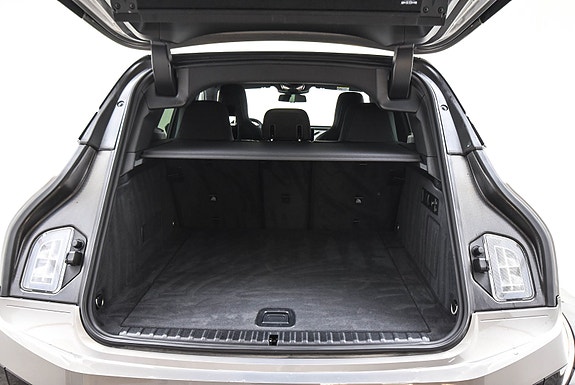 BMW iX 4 of 20