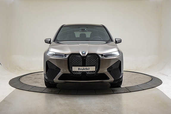 BMW iX 19 of 20