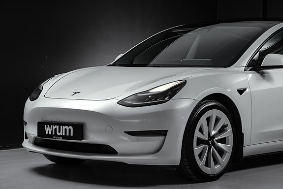 Tesla Model 3 5 of 30