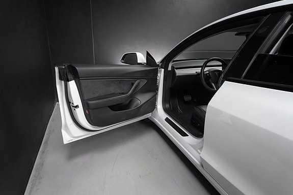 Tesla Model 3 20 of 30