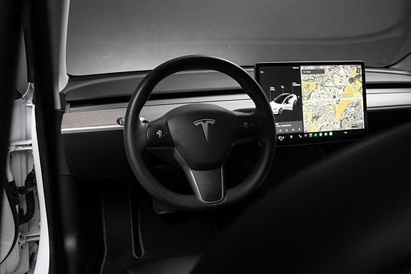 Tesla Model 3 24 of 30