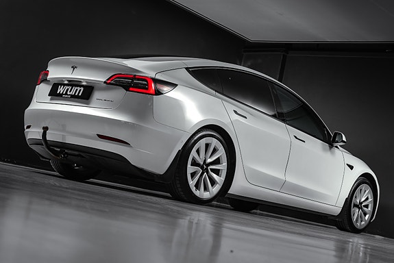 Tesla Model 3 10 of 30