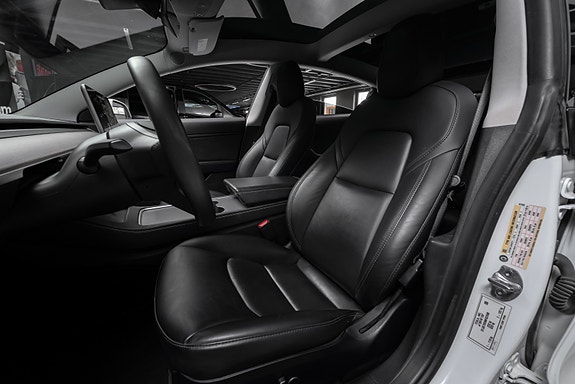 Tesla Model 3 26 of 30