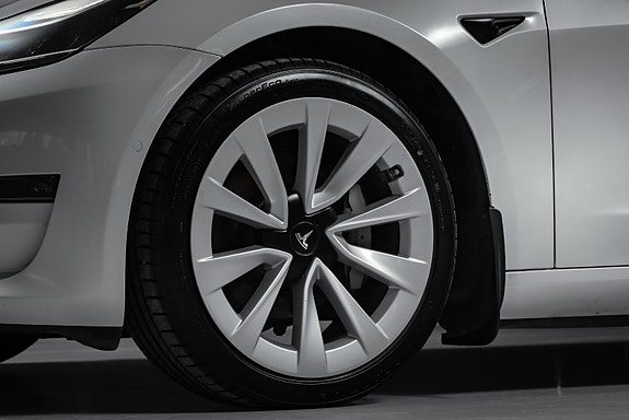 Tesla Model 3 3 of 30
