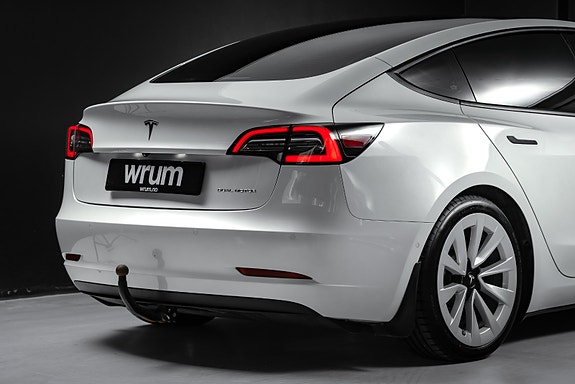 Tesla Model 3 13 of 30