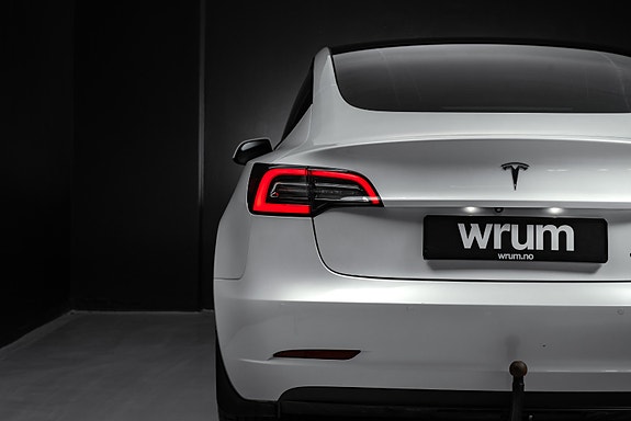 Tesla Model 3 15 of 30