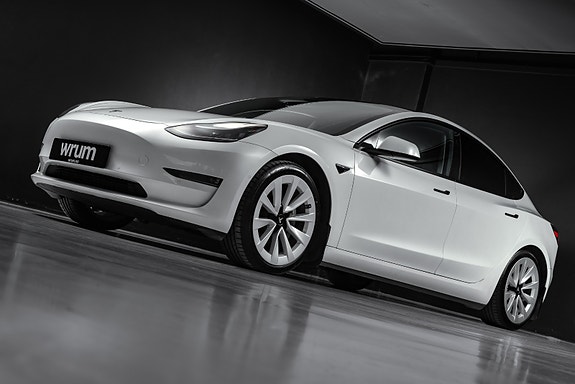 Tesla Model 3 2 of 30