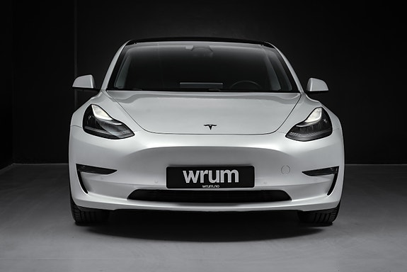 Tesla Model 3 6 of 30