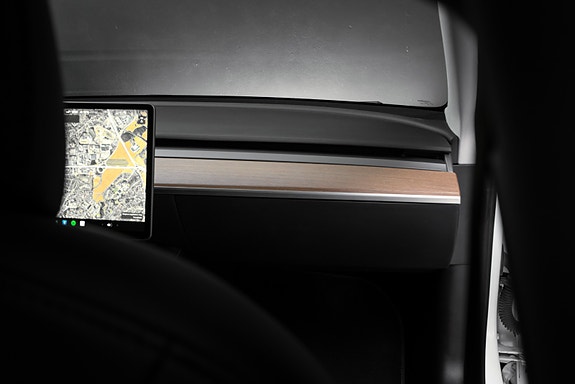 Tesla Model 3 29 of 30