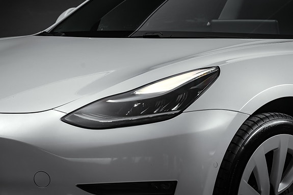 Tesla Model 3 4 of 30