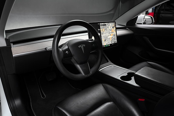 Tesla Model 3 25 of 30