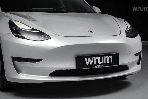 Tesla Model 3 8 of 30