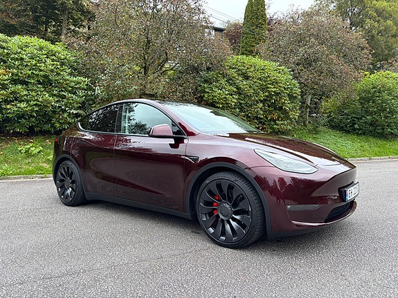 Tesla Model Y 2 of 12