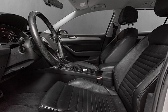 Volkswagen Passat Alltrack 10 of 27