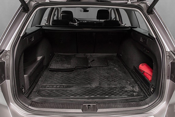 Volkswagen Passat Alltrack 22 of 27