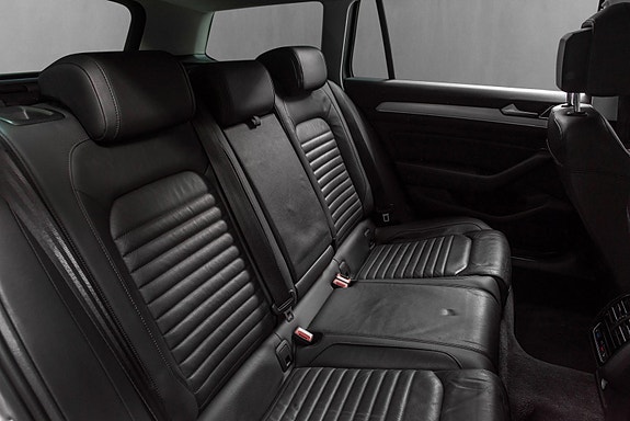 Volkswagen Passat Alltrack 25 of 27