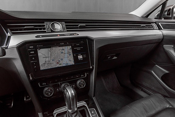 Volkswagen Passat Alltrack 11 of 27
