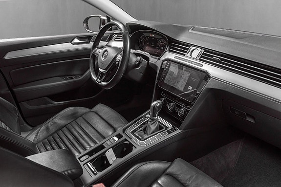 Volkswagen Passat Alltrack 27 of 27