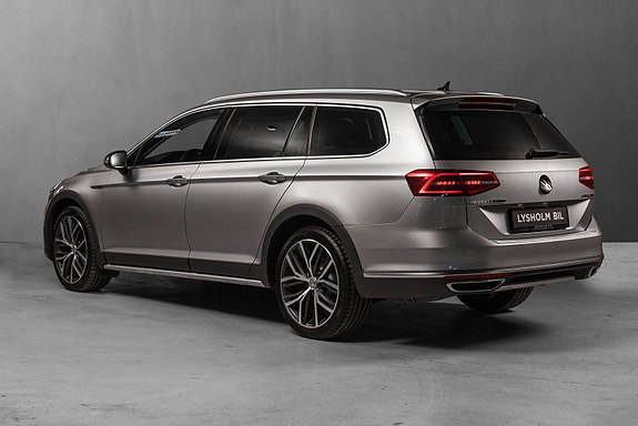 Volkswagen Passat Alltrack 8 of 27