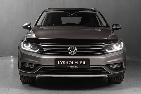 Volkswagen Passat Alltrack 4 of 27