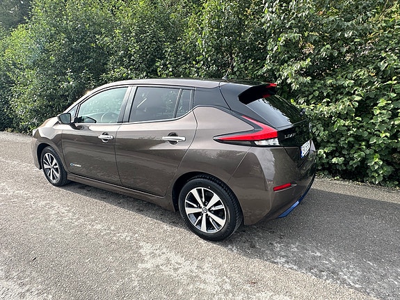 Nissan Leaf 3 of 30