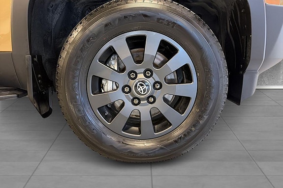 Toyota Land Cruiser 22 of 22