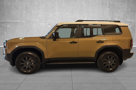 Toyota Land Cruiser 2 of 22