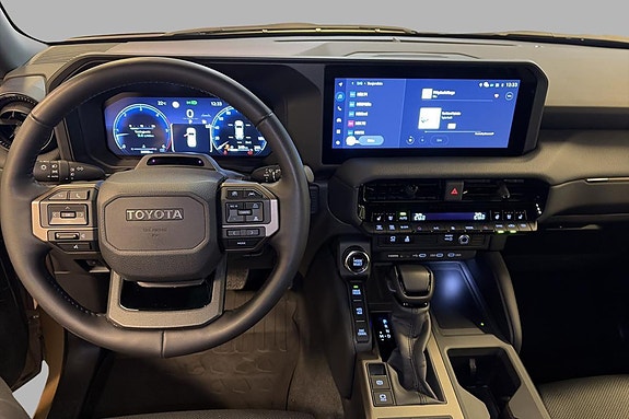 Toyota Land Cruiser 11 of 22