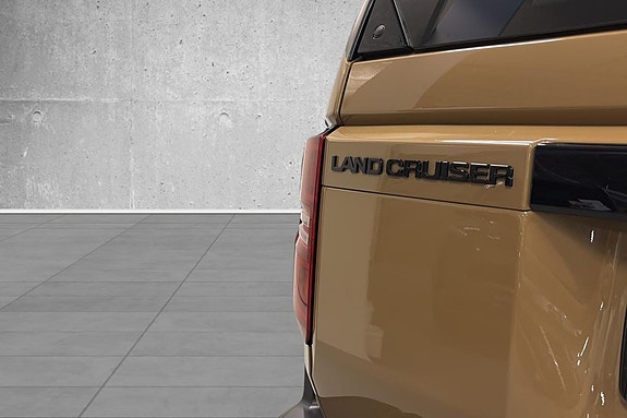 Toyota Land Cruiser 9 of 22
