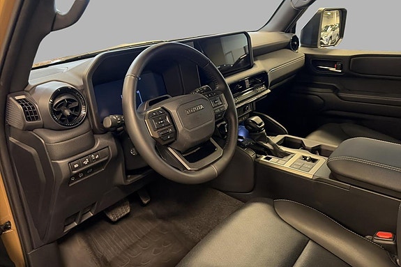 Toyota Land Cruiser 10 of 22