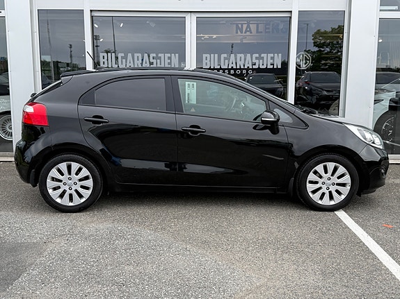 Kia Rio 4 of 25