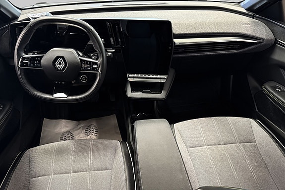 Renault Megane E-Tech 14 of 28