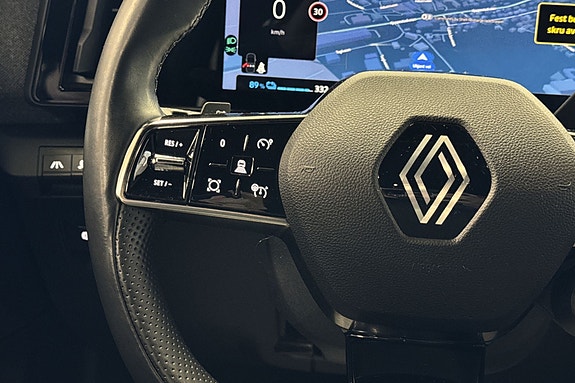 Renault Megane E-Tech 16 of 28