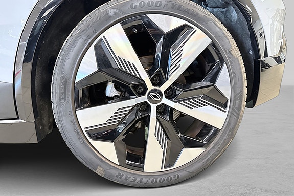 Renault Megane E-Tech 9 of 28