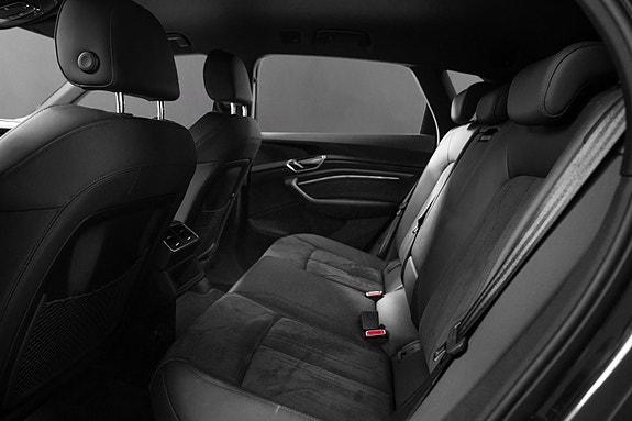 Audi e-tron 21 of 27
