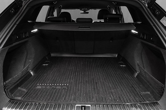 Audi e-tron 26 of 27