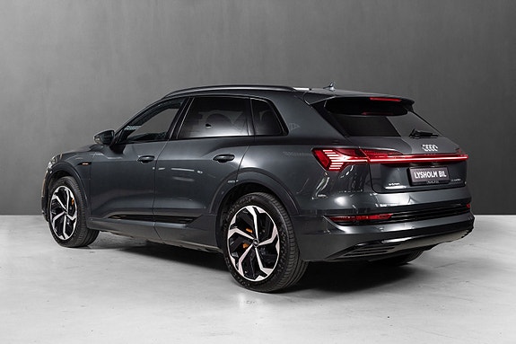 Audi e-tron 7 of 27