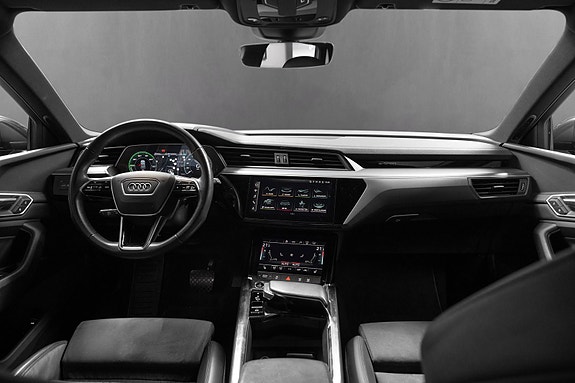 Audi e-tron 13 of 27