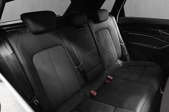 Audi e-tron 27 of 27