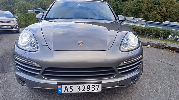 Porsche Cayenne 9 of 29
